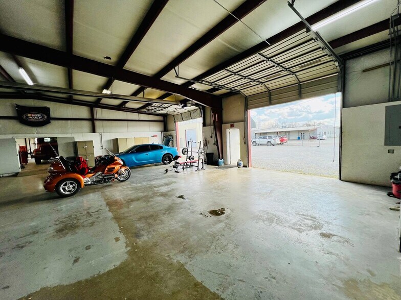 More Photos Of 420 Windance Rd, Baldwyn Light Manufacturing For Sale