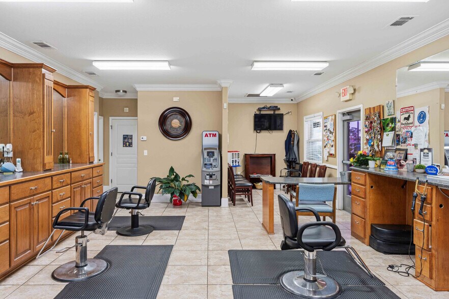 More Photos Of 537 S Ferdon Blvd, Crestview Office For Lease