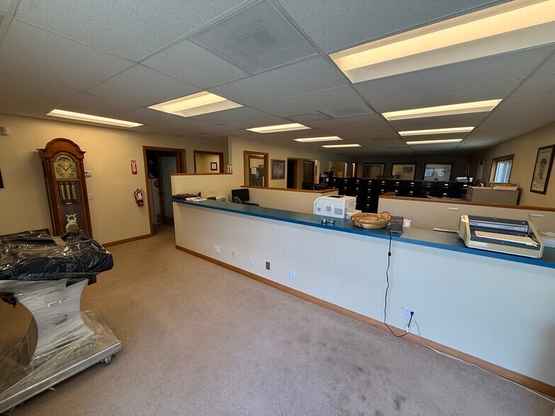 More Photos Of 2707 Alpine Blvd, Alpine Office Residential For Lease