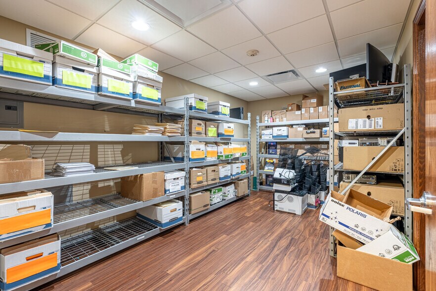 More Photos Of 16610 W 159th St, Lockport Medical For Sale