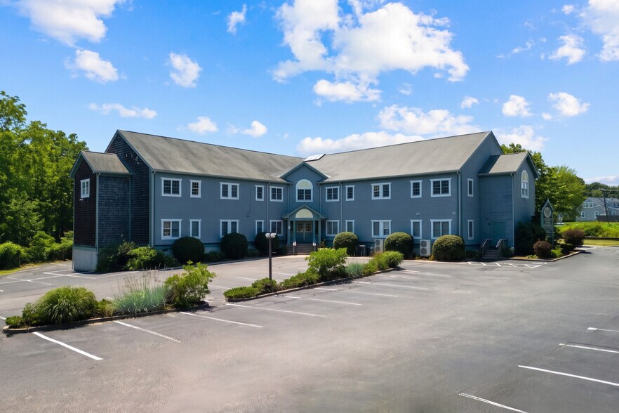 More Photos Of 320 Phillips St, North Kingstown Medical For Sale