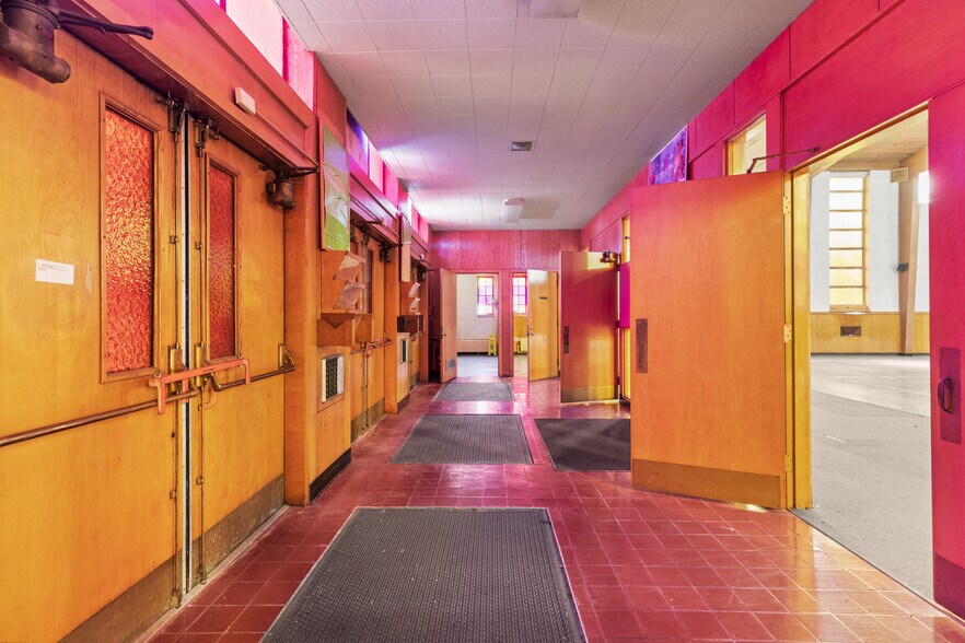 More Photos Of 26123 McDonald St, Dearborn Heights Religious Facility For Lease