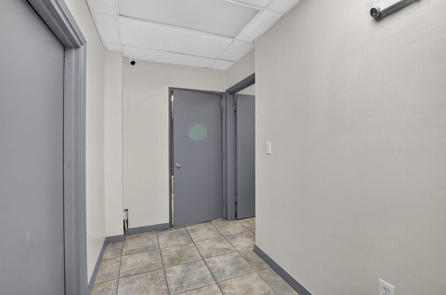 More Photos Of 2027 Sherman St, Hollywood Flex For Lease