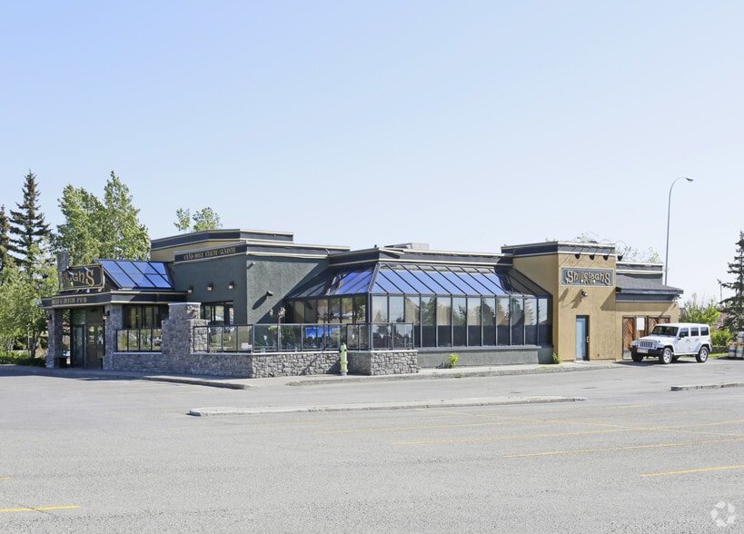 More Photos Of 3575 20th Ave NE, Calgary Restaurant For Lease