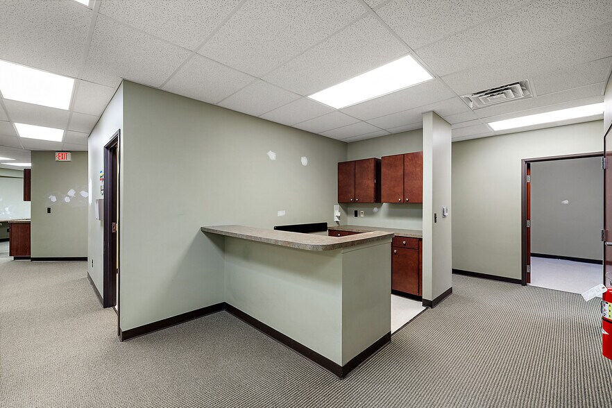 More Photos Of 2455 Union Lake Rd, Commerce Township Medical For Sale