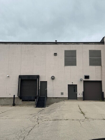 More Photos Of 2985 S Ridge Rd, Green Bay Medical For Lease