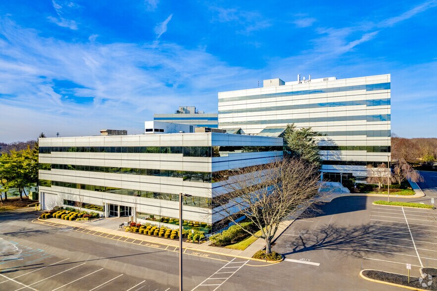 Primary Photo Of 6000 Midlantic Dr, Mount Laurel Office For Lease