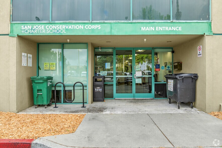 More Photos Of 1560 Berger Dr, San Jose Light Distribution For Lease