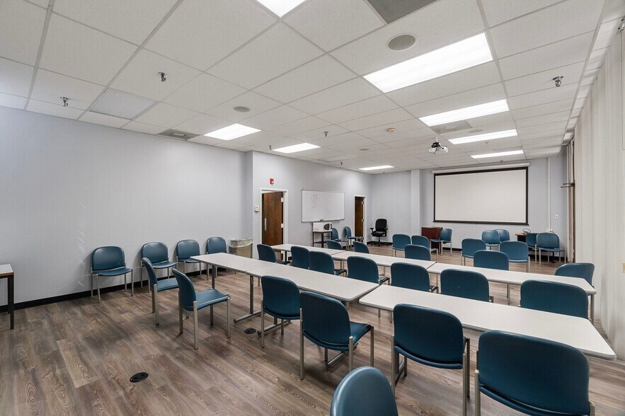 More Photos Of 3400 Westinghouse Blvd, Charlotte Manufacturing For Lease