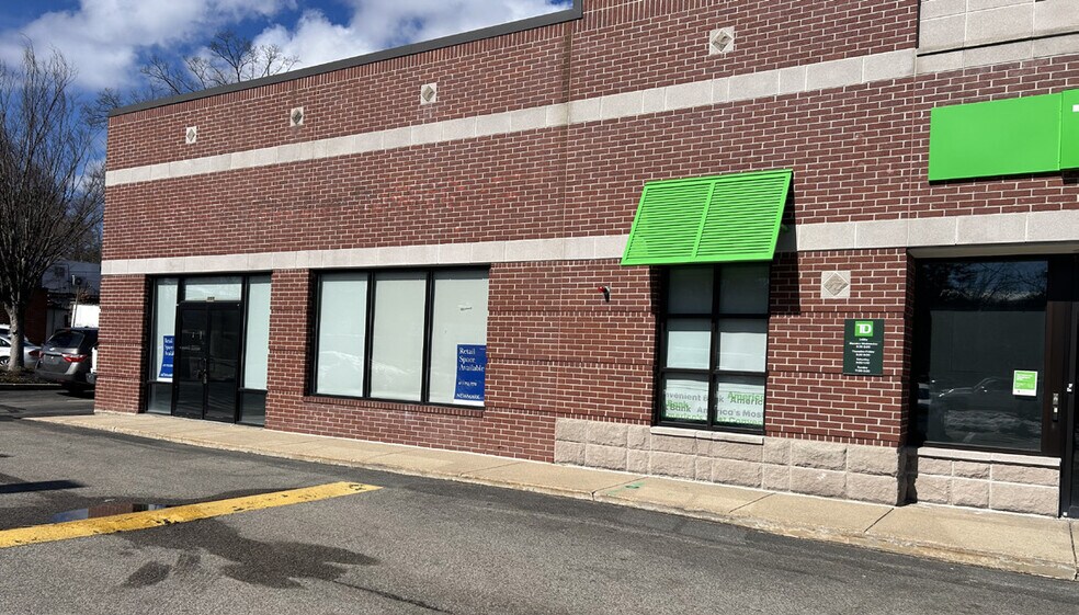 More Photos Of 999 Worcester St, Wellesley Storefront Retail Office For Lease