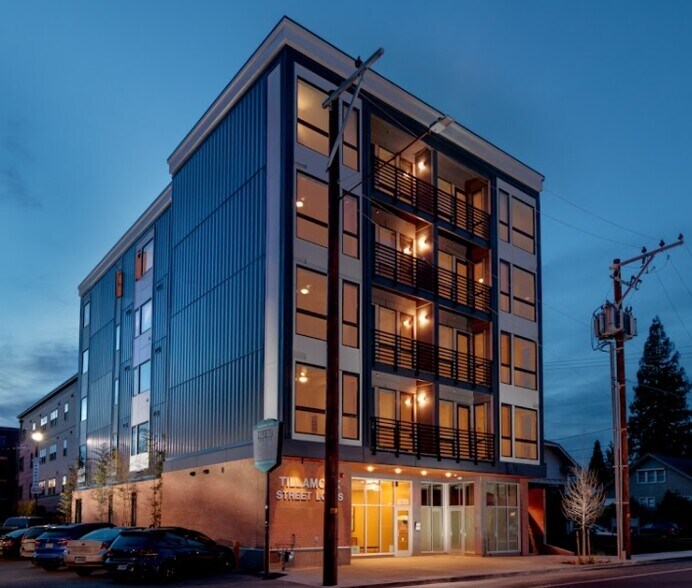 Primary Photo Of 2025 NE 42nd Ave, Portland Apartments For Lease