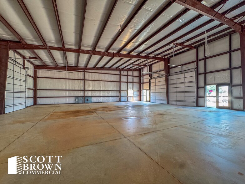 More Photos Of 8587 Stewart Rd, Aubrey Flex For Lease