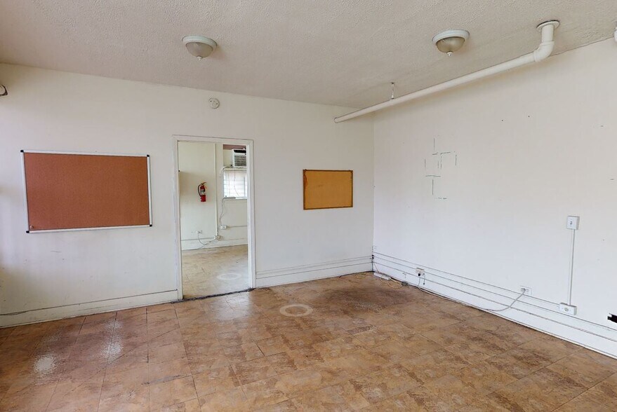 More Photos Of 4850 W North Ave, Chicago Apartments For Lease