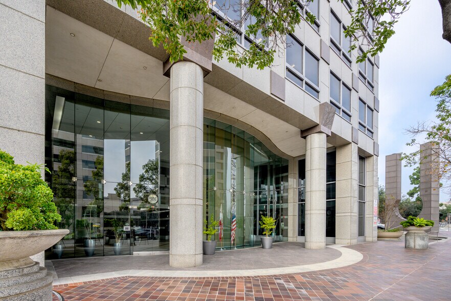 More Photos Of 301 N Lake Ave, Pasadena Office For Lease