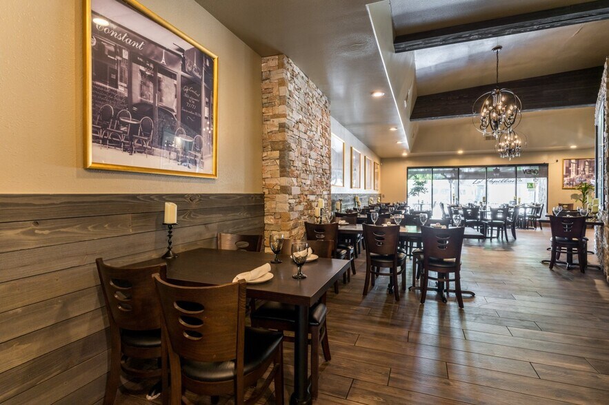 More Photos Of 858 W Lancaster Blvd, Lancaster Restaurant For Sale