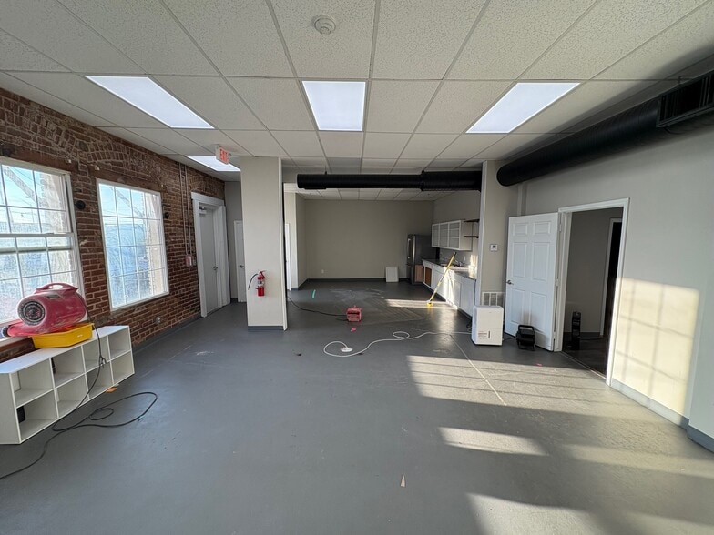 More Photos Of 117-119 N Main St, Sand Springs Storefront Retail Residential For Lease