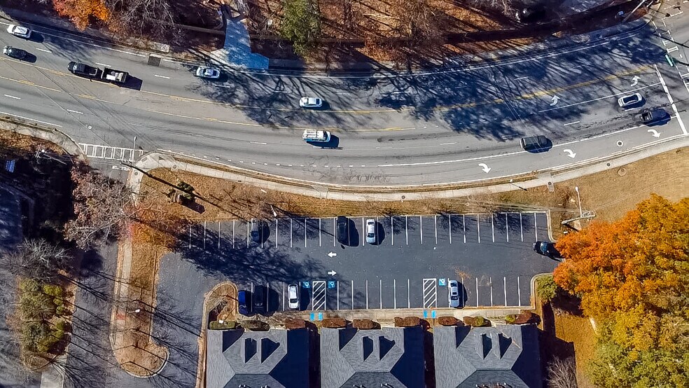 More Photos Of 1040 Indian Trail Lilburn Rd, Lilburn Office For Lease