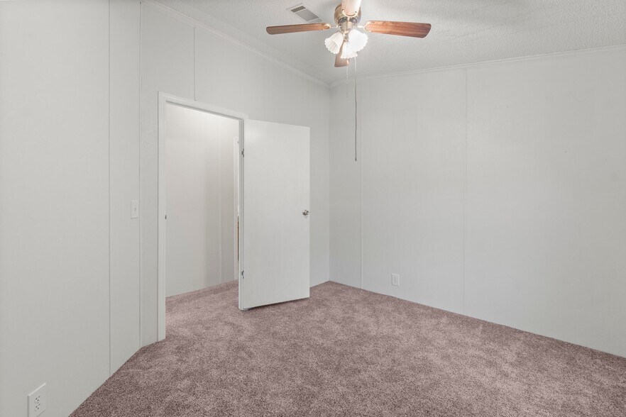 More Photos Of 3318 SH-146S, Livingston Mixed Retail For Sale