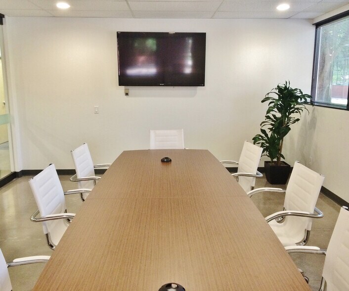 More Photos Of 10000 N 31st Ave, Phoenix Office For Lease