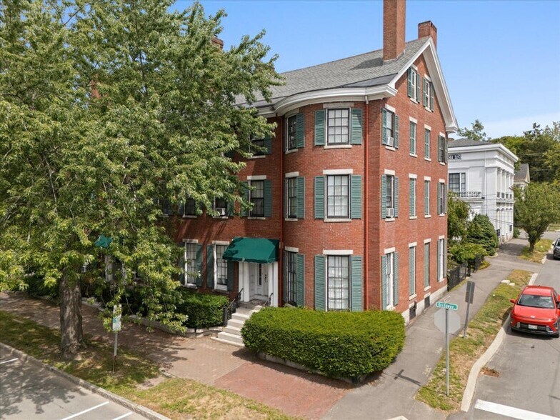 More Photos Of 77 Broadway, Bangor Apartments For Sale