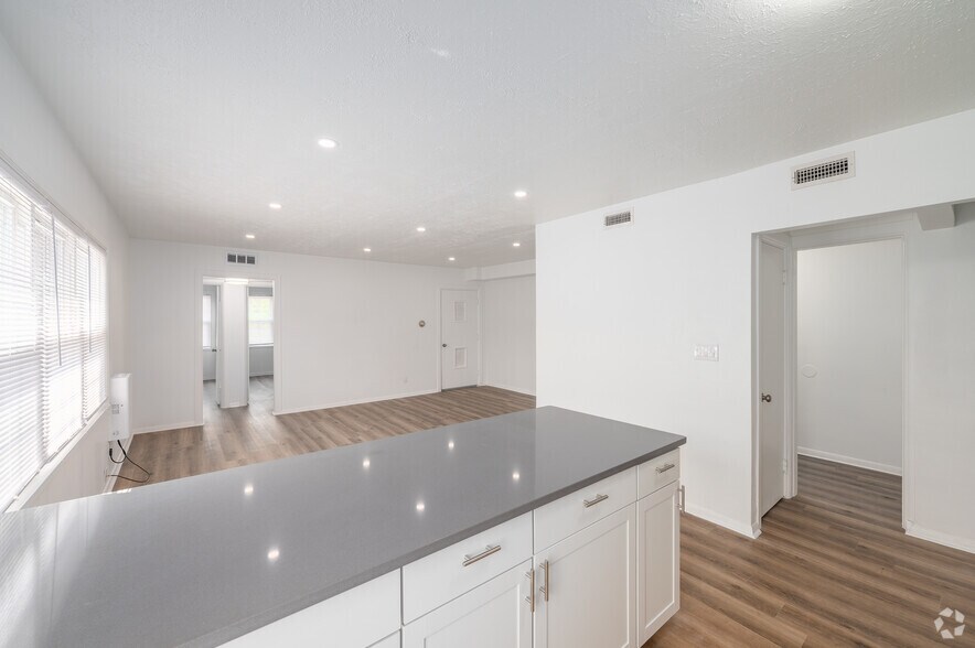 More Photos Of 20000 Van Aken Blvd, Shaker Heights Apartments For Sale