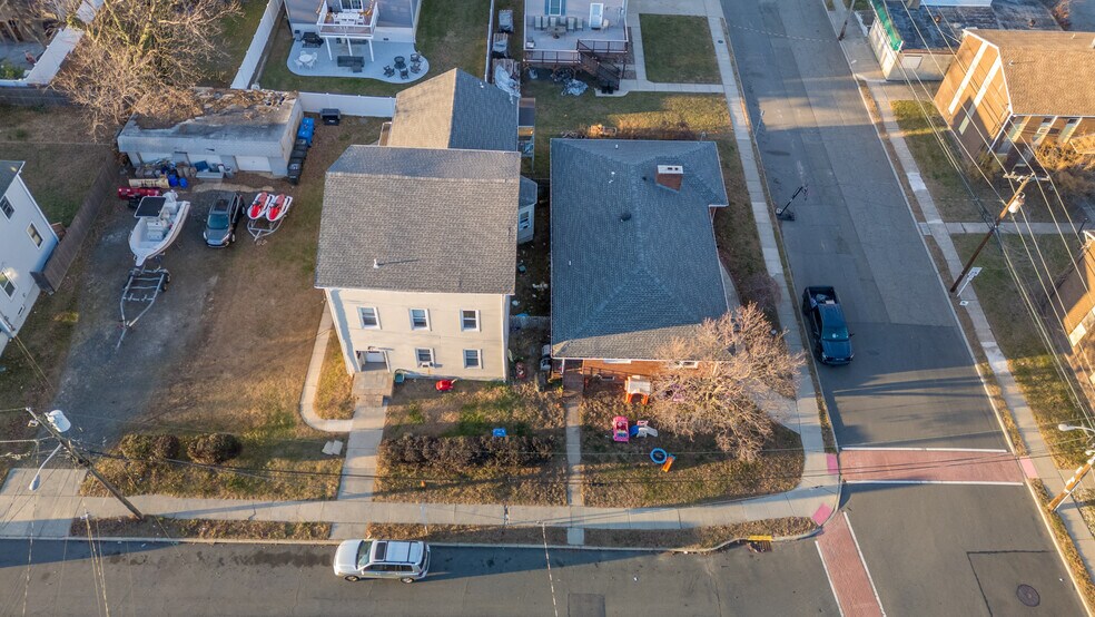 More Photos Of 122 S Rosewell Ave, South Amboy Apartments For Sale