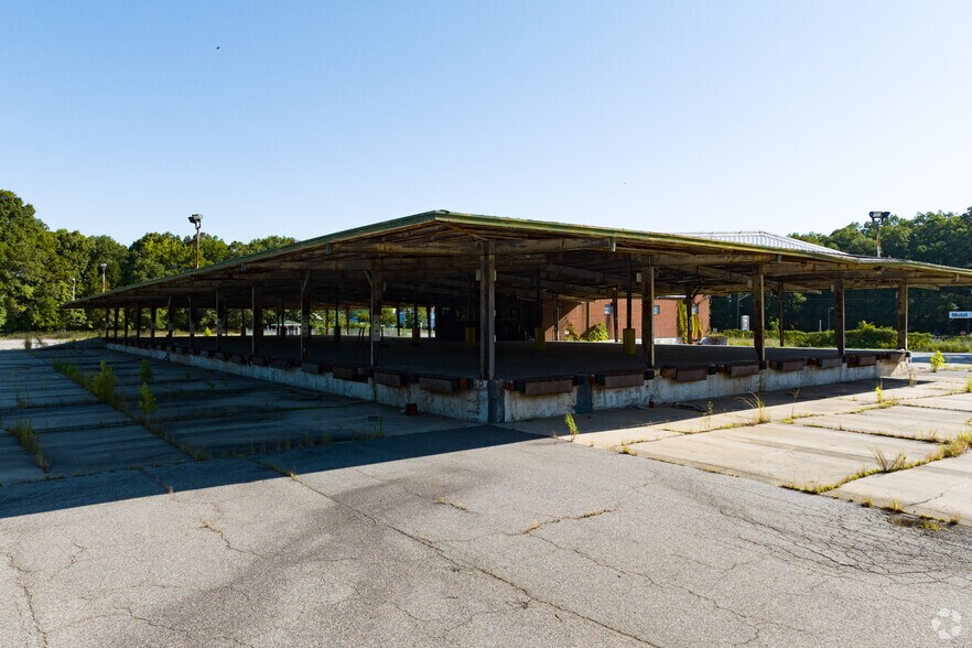 More Photos Of 6110 US-1, Bensley, VA, Richmond Truck Terminal For Lease