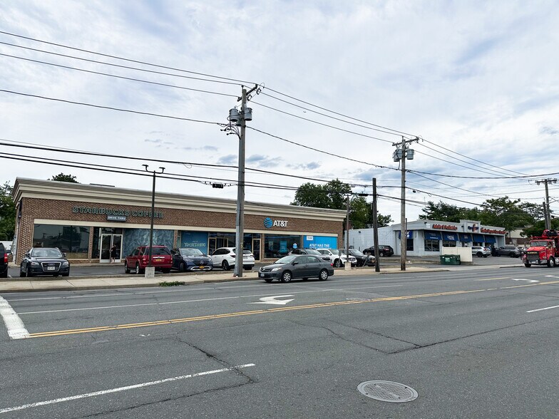 More Photos Of 380 Rockaway Tpke, Cedarhurst General Retail For Sale