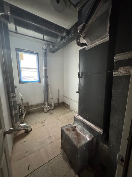 More Photos Of 2449 Shirley Ave, Baltimore Flex For Sale