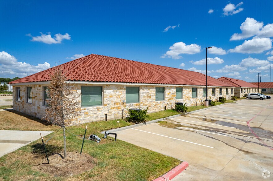 More Photos Of 7070 Knights Ct, Missouri City Medical For Sale