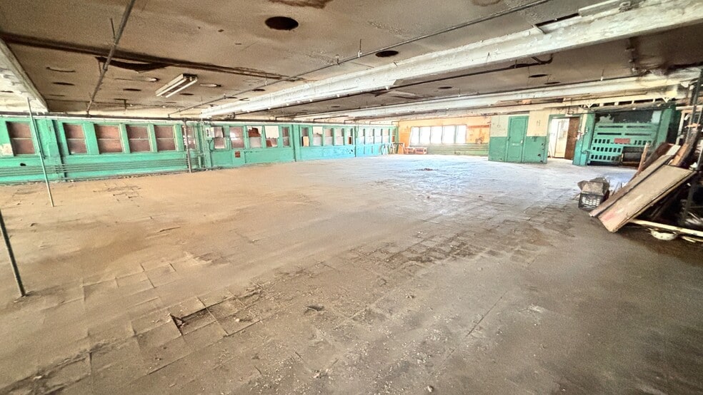 More Photos Of 515 Columbia St, Hudson Warehouse For Sale
