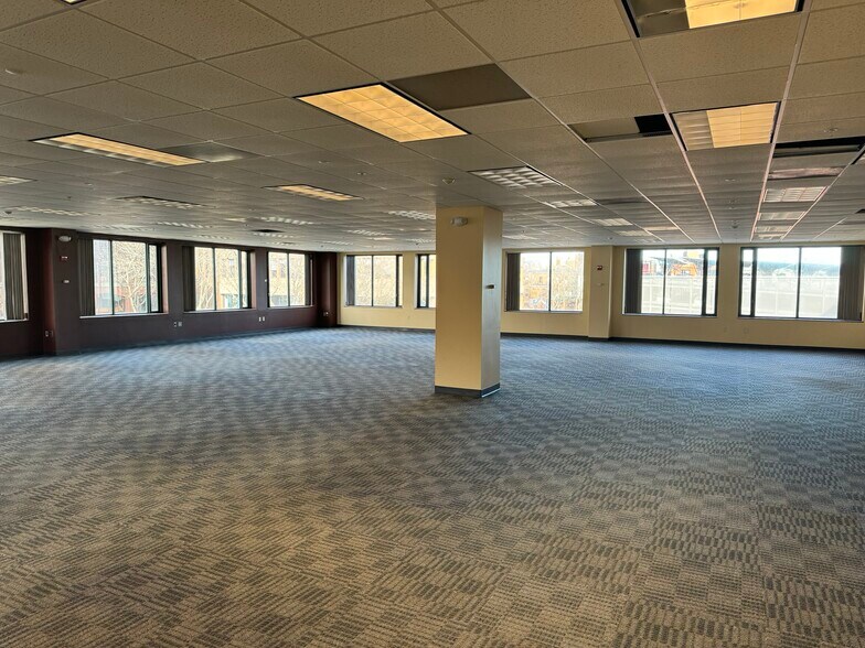 More Photos Of 2 Portland Sq, Portland Office For Lease