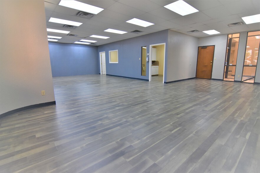 More Photos Of 2921 Brown Trl, Bedford Office For Lease