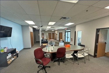 More Photos Of 2938 Waterview Dr, Rochester Hills Warehouse For Lease