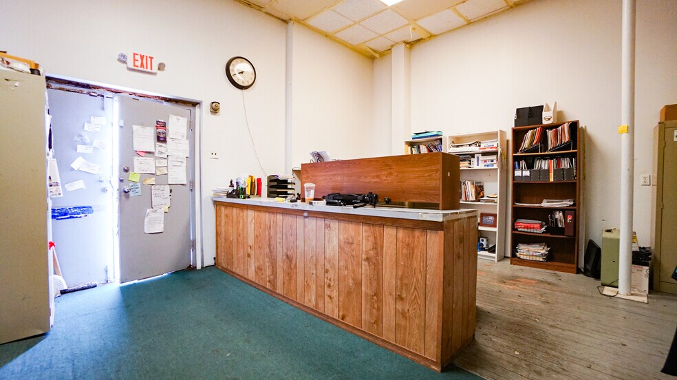 More Photos Of 1031 Price St, Scranton Flex For Sale