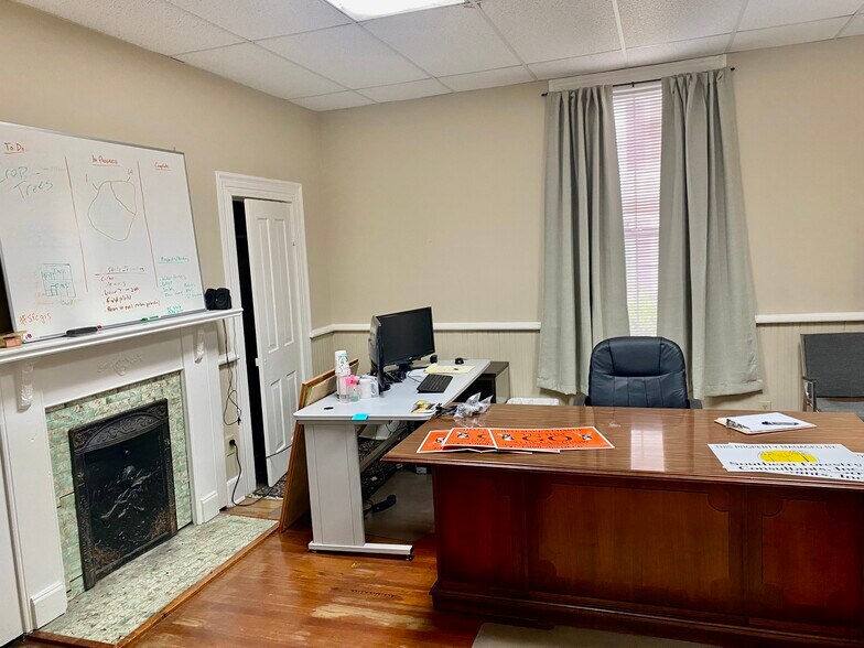 More Photos Of 316 S Washington St, Bainbridge Office For Sale