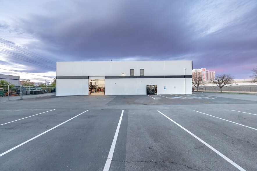 More Photos Of 2187 Market St, Reno Warehouse For Lease