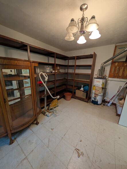 More Photos Of 707 Jewell Rd, Wilmore Warehouse For Sale