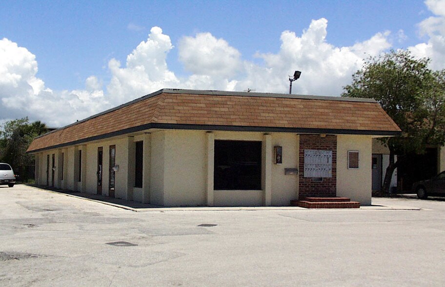 More Photos Of 3080 N Washington Blvd, Sarasota Flex For Lease