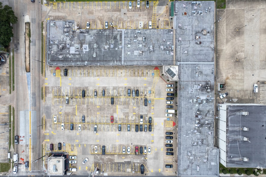 More Photos Of 5901 Westheimer Rd, Houston Unknown For Lease