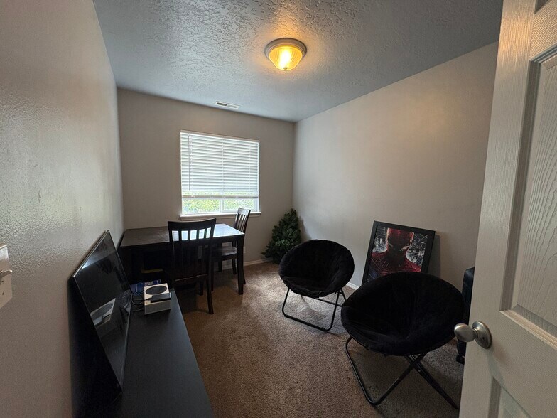 More Photos Of 119 E King St, Meridian Apartments For Sale