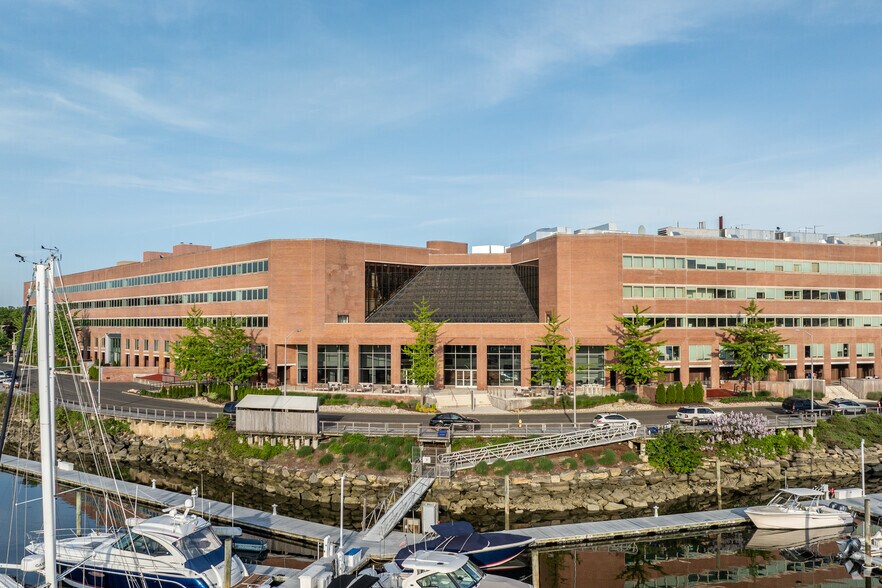More Photos Of 208 Harbor Dr, Stamford Unknown For Lease