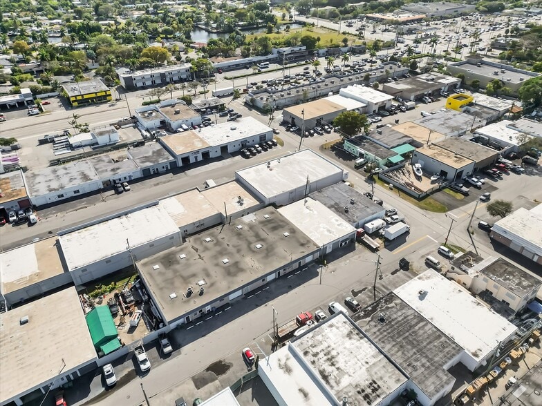 More Photos Of 224 NE 32nd Ct, Oakland Park Warehouse For Sale