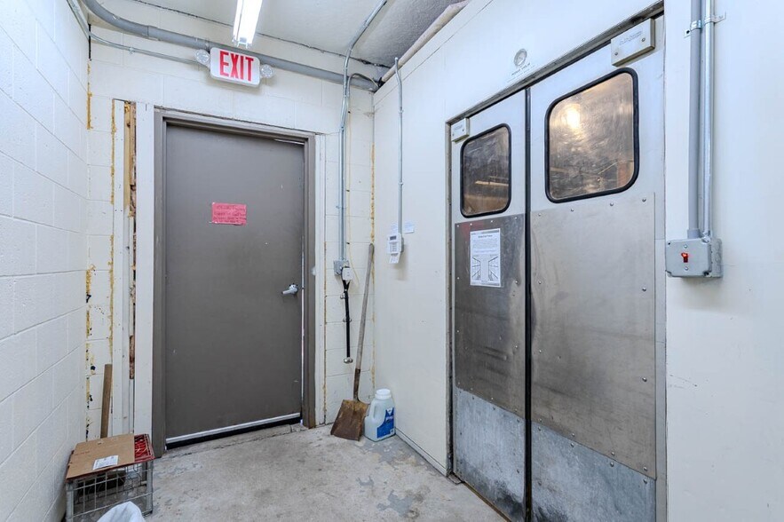 More Photos Of 234 Cedar St, Tigerton Supermarket For Sale