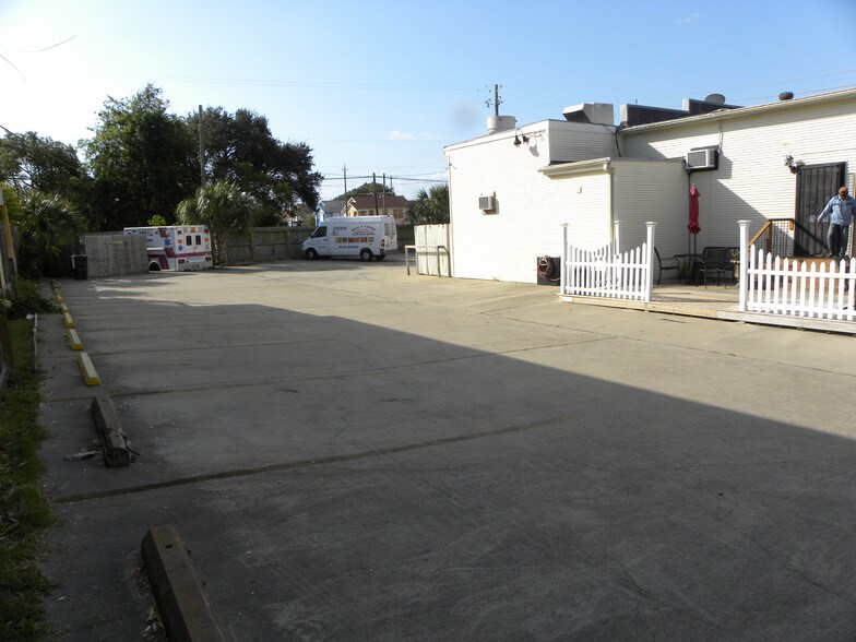 More Photos Of 712 7th St, Galveston Restaurant For Lease