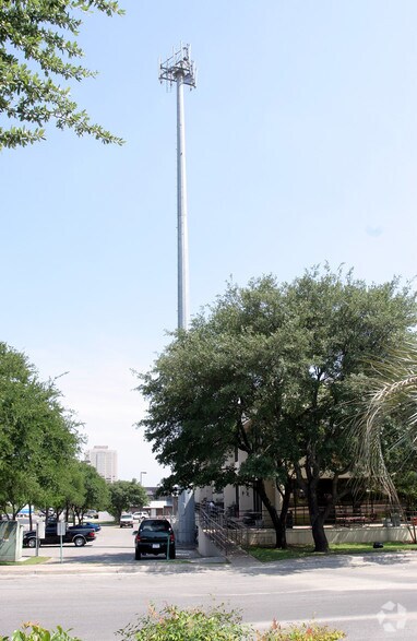 More Photos Of 10401 W IH-10, San Antonio Coworking Space