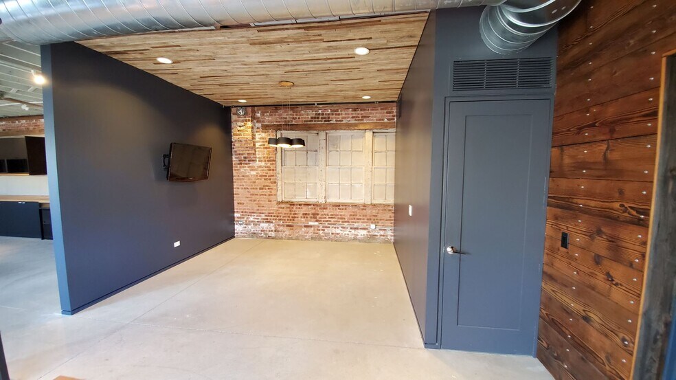 More Photos Of 2814 N California Ave, Chicago Warehouse For Lease