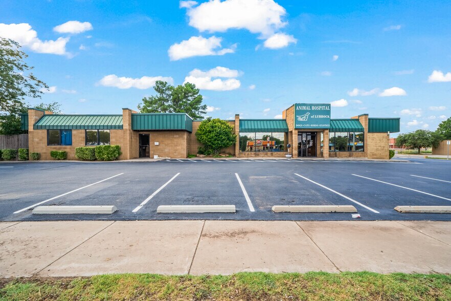 More Photos Of 7902 Slide Rd, Lubbock Veterinarian Kennel For Lease
