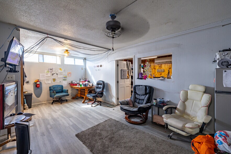 More Photos Of 440 E A St, Casper Hotel For Sale