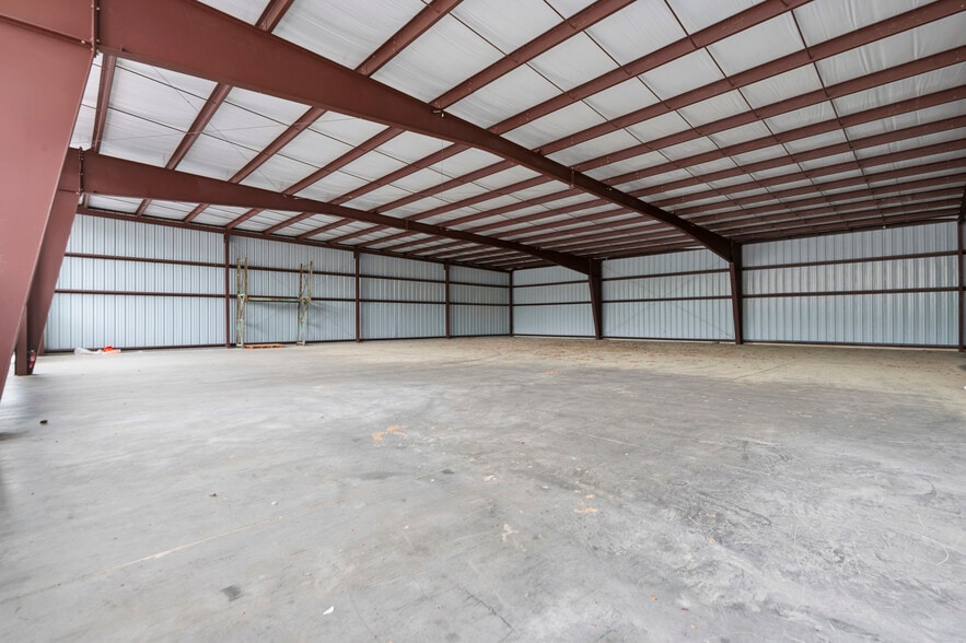 More Photos Of 1406 Smith Reno Rd, Raleigh Warehouse For Sale